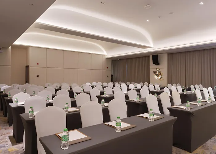 Sz Canalside Hotel 4*