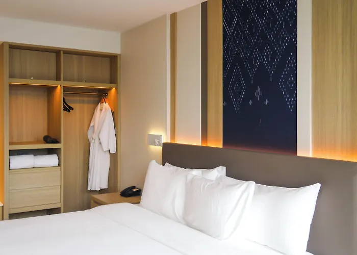Sz Canalside Hotel 4*