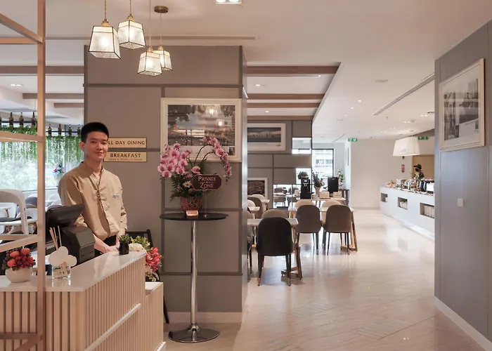 Sz Canalside Hotel