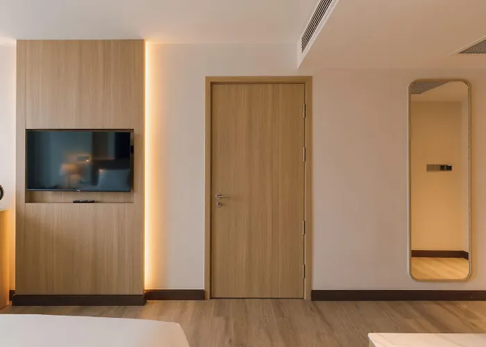 Sz Canalside Hotel 4*