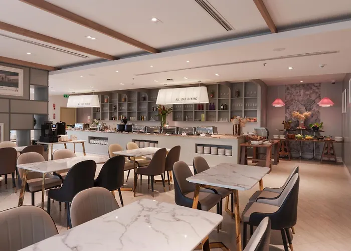 Sz Canalside Hotel 4*