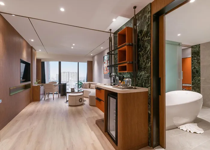 Sz Canalside Hotel