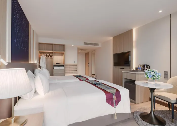 Sz Canalside Hotel 4*
