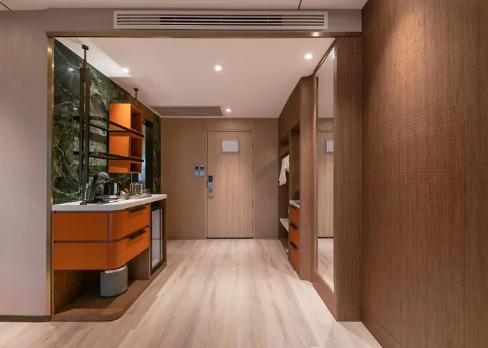 Sz Canalside Hotel